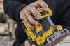 Akumulatorowa szlifierka oscylacyjna DeWALT DCW200P2  2x 5Ah